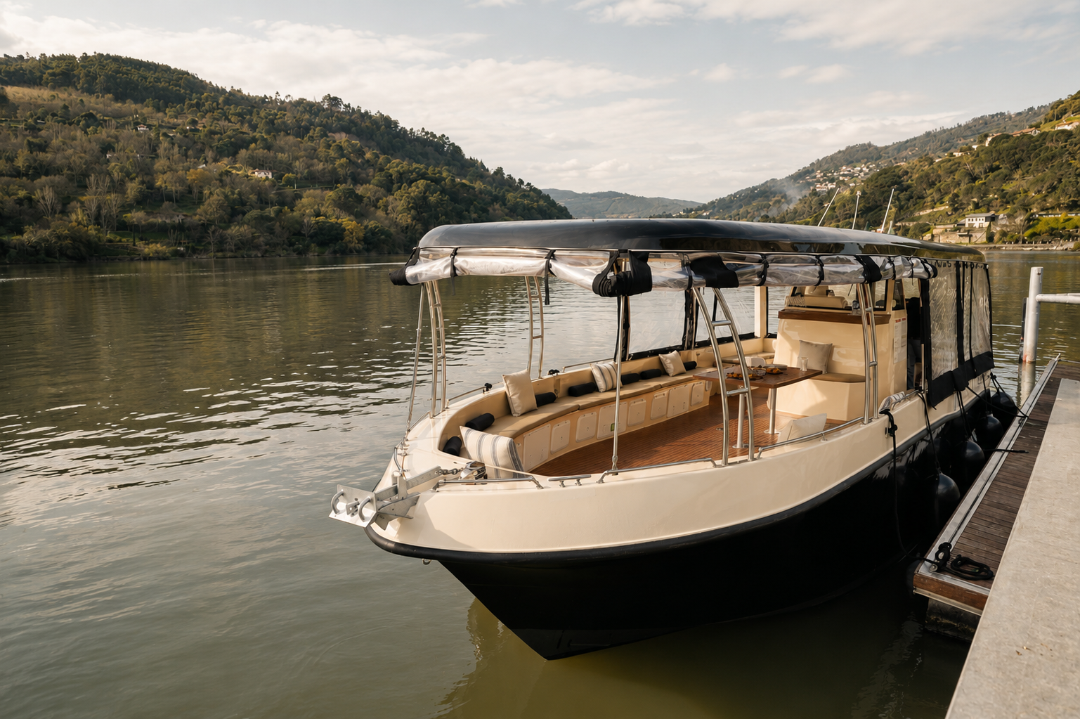 Shared Douro River Cruise with Sparkling Wine